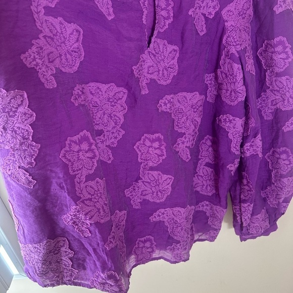 Loft Floral purple Jacquard keyhole blouse M petites - Picture 5 of 8